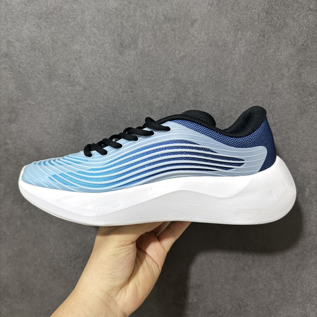 图片[2]-【公司级】AD Purechill V2 防滑耐磨休闲运动跑鞋 阿迪达斯（adidas） 26新款Pur echill夏季轻便透气舒适支撑防滑一脚蹬运动休闲鞋 中底技术‌：搭载 ‌CLOUDFOAM‌ 缓震材料。主打“软糯”脚感，能有效吸收行走时的冲击力，提供柔和的支撑。‌鞋面设计‌：通常采用透气网眼织物或轻质合成材质，强调轻盈和夏季穿着的通风性。日常通勤、轻运动、休闲逛街。属于入门级舒适鞋款，非专业竞速或高强度训练鞋。 货号： KI2231/KI0611/KI1092/KI6901/KI3103/KI6602/KI0286/KI6612/KI0033 尺码：36-45带半码-选品中心