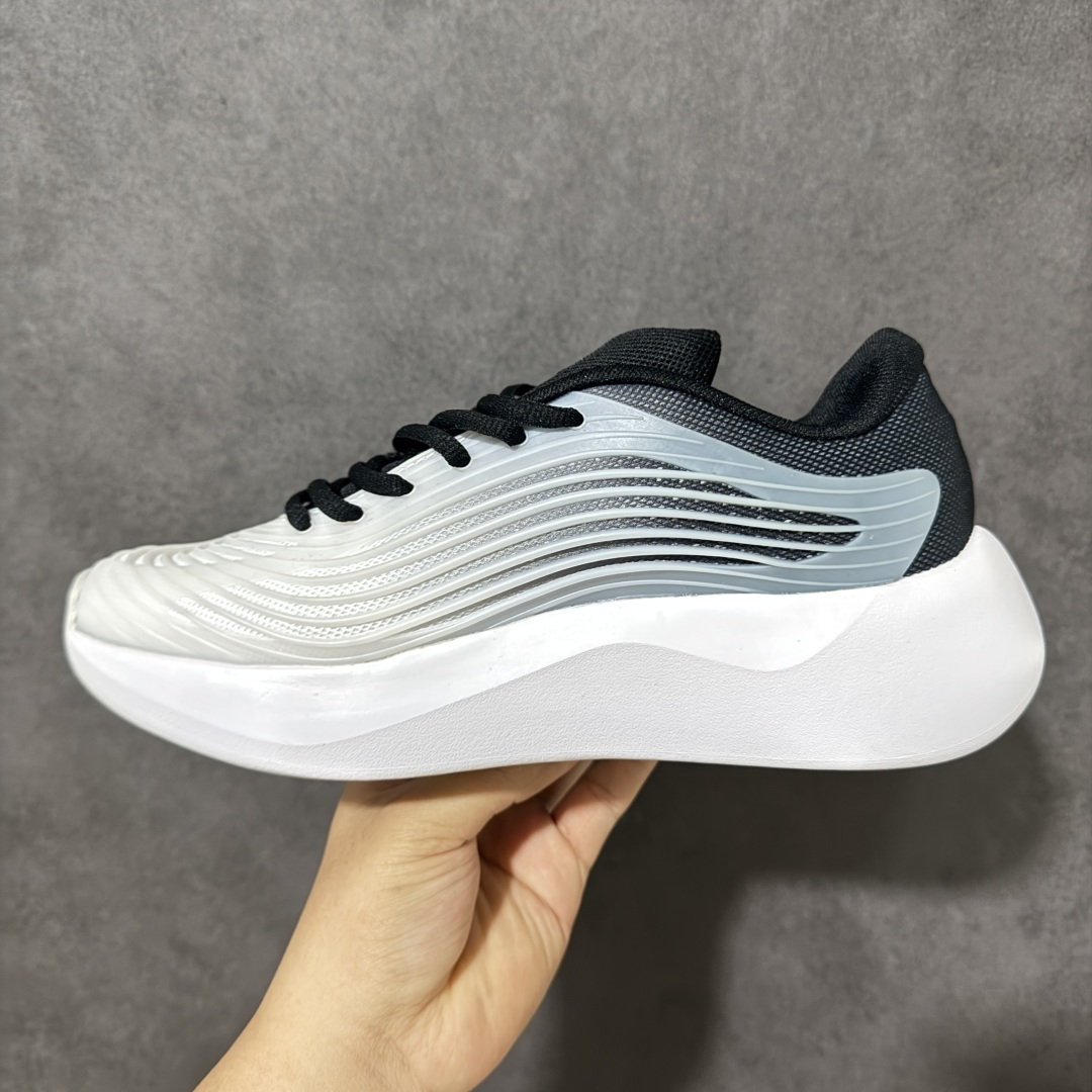 图片[2]-【公司级】AD Purechill V2 防滑耐磨休闲运动跑鞋 阿迪达斯（adidas） 26新款Pur echill夏季轻便透气舒适支撑防滑一脚蹬运动休闲鞋 中底技术‌：搭载 ‌CLOUDFOAM‌ 缓震材料。主打“软糯”脚感，能有效吸收行走时的冲击力，提供柔和的支撑。‌鞋面设计‌：通常采用透气网眼织物或轻质合成材质，强调轻盈和夏季穿着的通风性。日常通勤、轻运动、休闲逛街。属于入门级舒适鞋款，非专业竞速或高强度训练鞋。 货号： KI2231/KI0611/KI1092/KI6901/KI3103/KI6602/KI0286/KI6612/KI0033 尺码：36-45带半码-选品中心