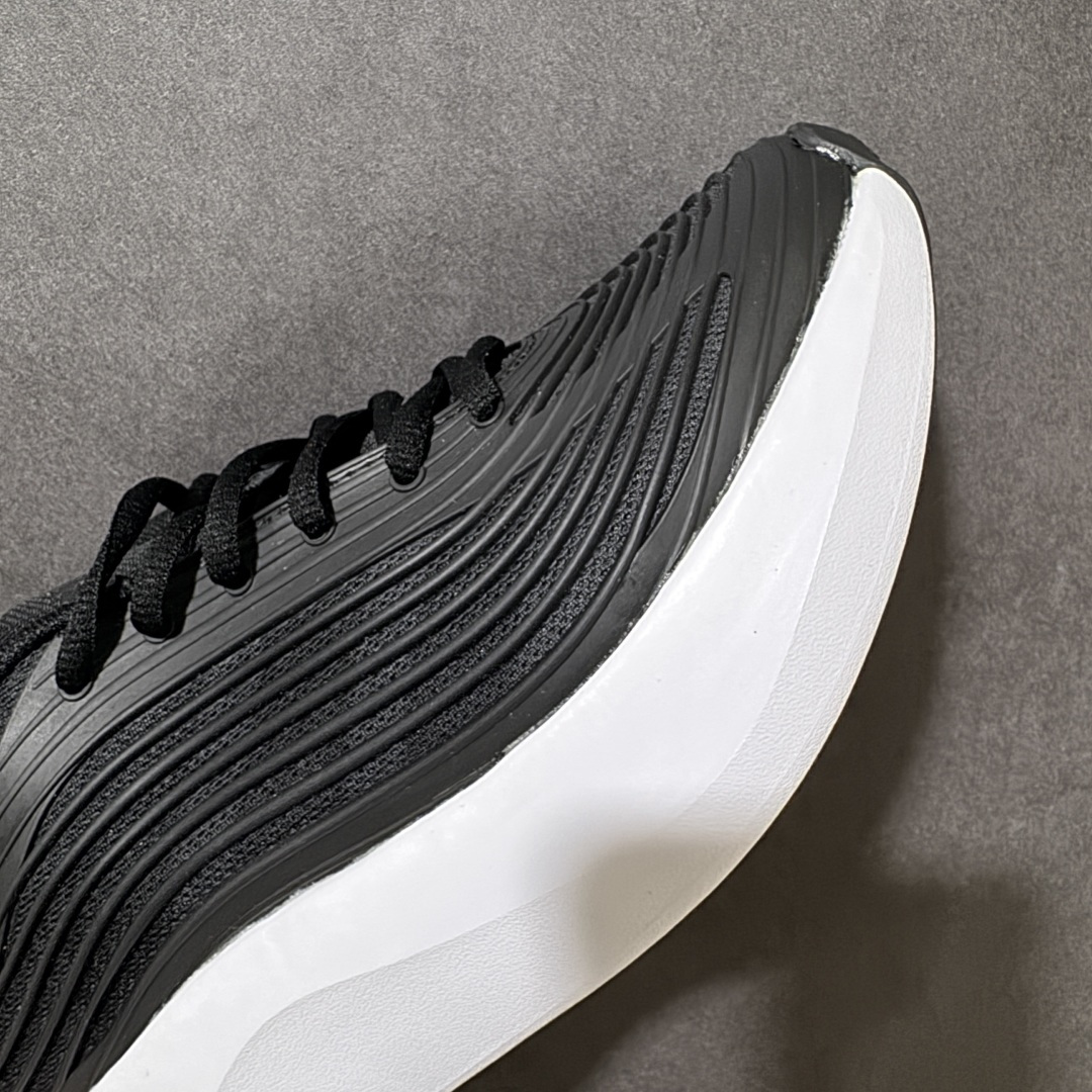 图片[8]-【公司级】AD Purechill V2 防滑耐磨休闲运动跑鞋 阿迪达斯（adidas） 26新款Pur echill夏季轻便透气舒适支撑防滑一脚蹬运动休闲鞋 中底技术‌：搭载 ‌CLOUDFOAM‌ 缓震材料。主打“软糯”脚感，能有效吸收行走时的冲击力，提供柔和的支撑。‌鞋面设计‌：通常采用透气网眼织物或轻质合成材质，强调轻盈和夏季穿着的通风性。日常通勤、轻运动、休闲逛街。属于入门级舒适鞋款，非专业竞速或高强度训练鞋。 货号： KI2231/KI0611/KI1092/KI6901/KI3103/KI6602/KI0286/KI6612/KI0033 尺码：36-45带半码-选品中心