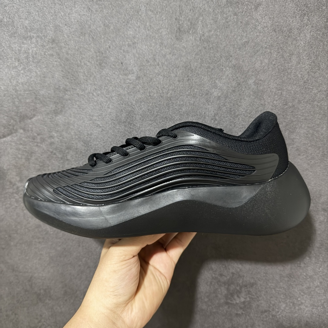 图片[2]-【公司级】AD Purechill V2 防滑耐磨休闲运动跑鞋 阿迪达斯（adidas） 26新款Pur echill夏季轻便透气舒适支撑防滑一脚蹬运动休闲鞋 中底技术‌：搭载 ‌CLOUDFOAM‌ 缓震材料。主打“软糯”脚感，能有效吸收行走时的冲击力，提供柔和的支撑。‌鞋面设计‌：通常采用透气网眼织物或轻质合成材质，强调轻盈和夏季穿着的通风性。日常通勤、轻运动、休闲逛街。属于入门级舒适鞋款，非专业竞速或高强度训练鞋。 货号： KI2231/KI0611/KI1092/KI6901/KI3103/KI6602/KI0286/KI6612/KI0033 尺码：36-45带半码-选品中心