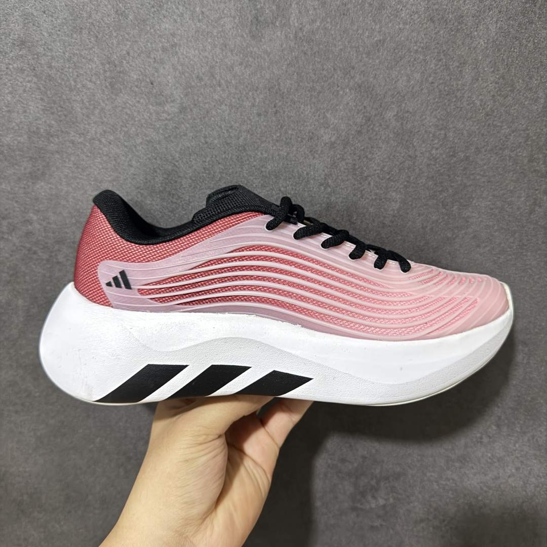 【公司级】AD Purechill V2 防滑耐磨休闲运动跑鞋 阿迪达斯（adidas） 26新款Pur echill夏季轻便透气舒适支撑防滑一脚蹬运动休闲鞋 中底技术‌：搭载 ‌CLOUDFOAM‌ 缓震材料。主打“软糯”脚感，能有效吸收行走时的冲击力，提供柔和的支撑。‌鞋面设计‌：通常采用透气网眼织物或轻质合成材质，强调轻盈和夏季穿着的通风性。日常通勤、轻运动、休闲逛街。属于入门级舒适鞋款，非专业竞速或高强度训练鞋。 货号： KI2231/KI0611/KI1092/KI6901/KI3103/KI6602/KI0286/KI6612/KI0033 尺码：36-45带半码-选品中心