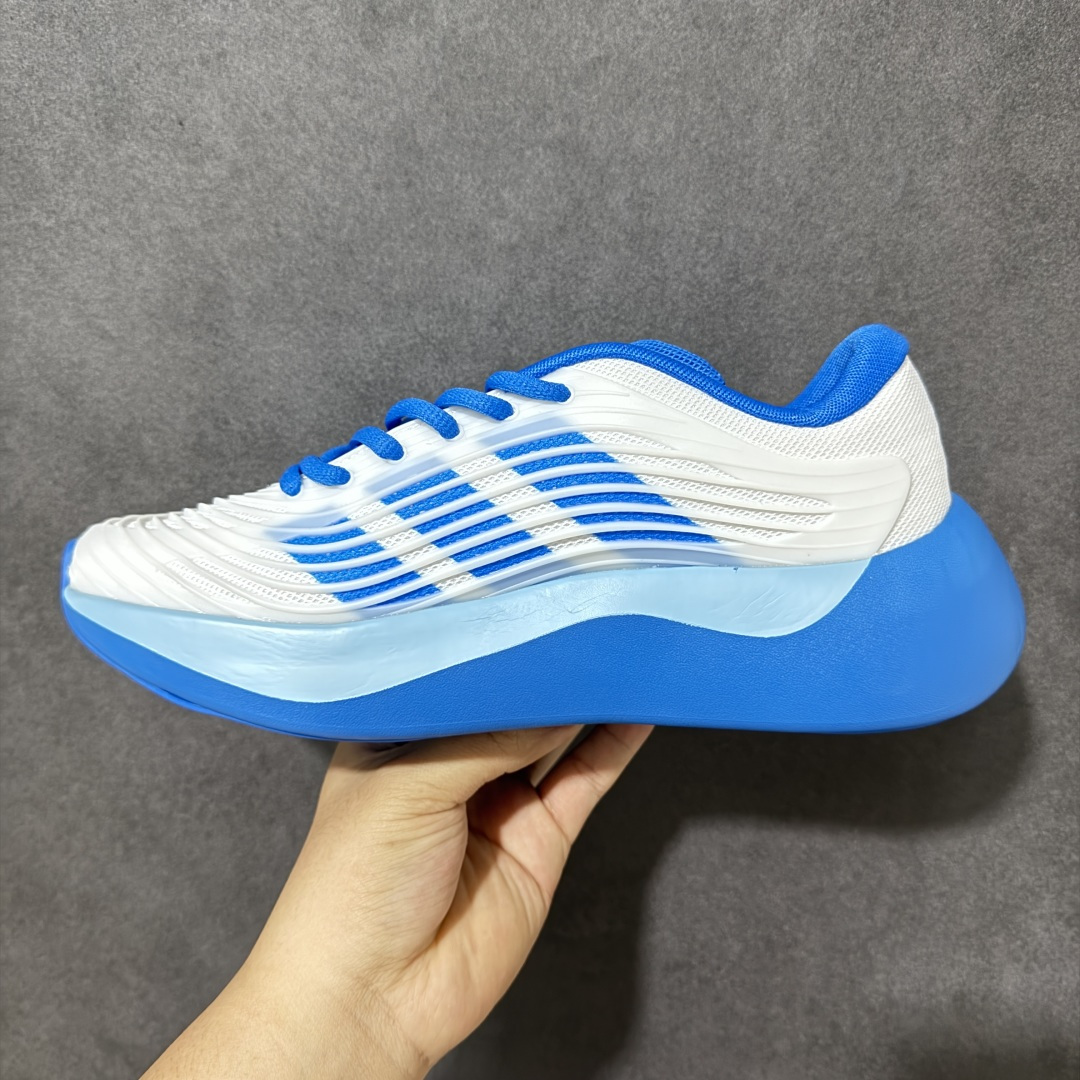 图片[2]-【公司级】AD Purechill V2 防滑耐磨休闲运动跑鞋 阿迪达斯（adidas） 26新款Pur echill夏季轻便透气舒适支撑防滑一脚蹬运动休闲鞋 中底技术‌：搭载 ‌CLOUDFOAM‌ 缓震材料。主打“软糯”脚感，能有效吸收行走时的冲击力，提供柔和的支撑。‌鞋面设计‌：通常采用透气网眼织物或轻质合成材质，强调轻盈和夏季穿着的通风性。日常通勤、轻运动、休闲逛街。属于入门级舒适鞋款，非专业竞速或高强度训练鞋。 货号： KI2231/KI0611/KI1092/KI6901/KI3103/KI6602/KI0286/KI6612/KI0033 尺码：36-45带半码-选品中心