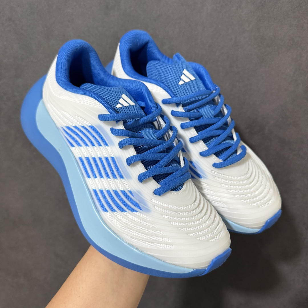 【公司级】AD Purechill V2 防滑耐磨休闲运动跑鞋 阿迪达斯（adidas） 26新款Pur echill夏季轻便透气舒适支撑防滑一脚蹬运动休闲鞋 中底技术‌：搭载 ‌CLOUDFOAM‌ 缓震材料。主打“软糯”脚感，能有效吸收行走时的冲击力，提供柔和的支撑。‌鞋面设计‌：通常采用透气网眼织物或轻质合成材质，强调轻盈和夏季穿着的通风性。日常通勤、轻运动、休闲逛街。属于入门级舒适鞋款，非专业竞速或高强度训练鞋。 货号： KI2231/KI0611/KI1092/KI6901/KI3103/KI6602/KI0286/KI6612/KI0033 尺码：36-45带半码-选品中心