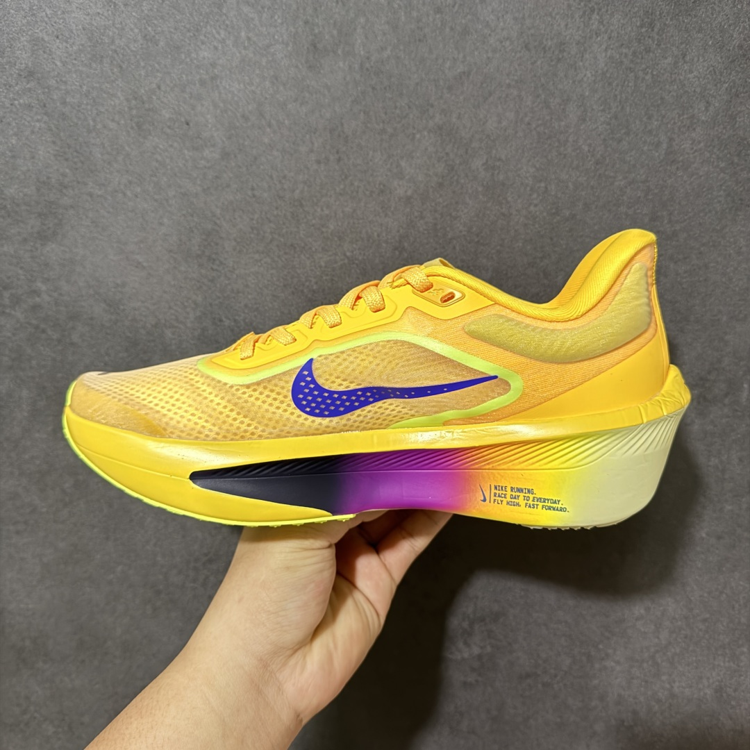 图片[2]-【公司级】Nike ZoomX Invincible Run Flyknit FK6 Zoom Fly 6轻量飞织低帮休闲运动慢跑鞋 此鞋专为长跑运动员而生 是为5至10公里距离的赛事和训练打造研发过程 货号：FN8454-800 尺码：36 36.5 37.5 38 38.5 39 40 40.5 41 42 42.5 43 44 45-选品中心