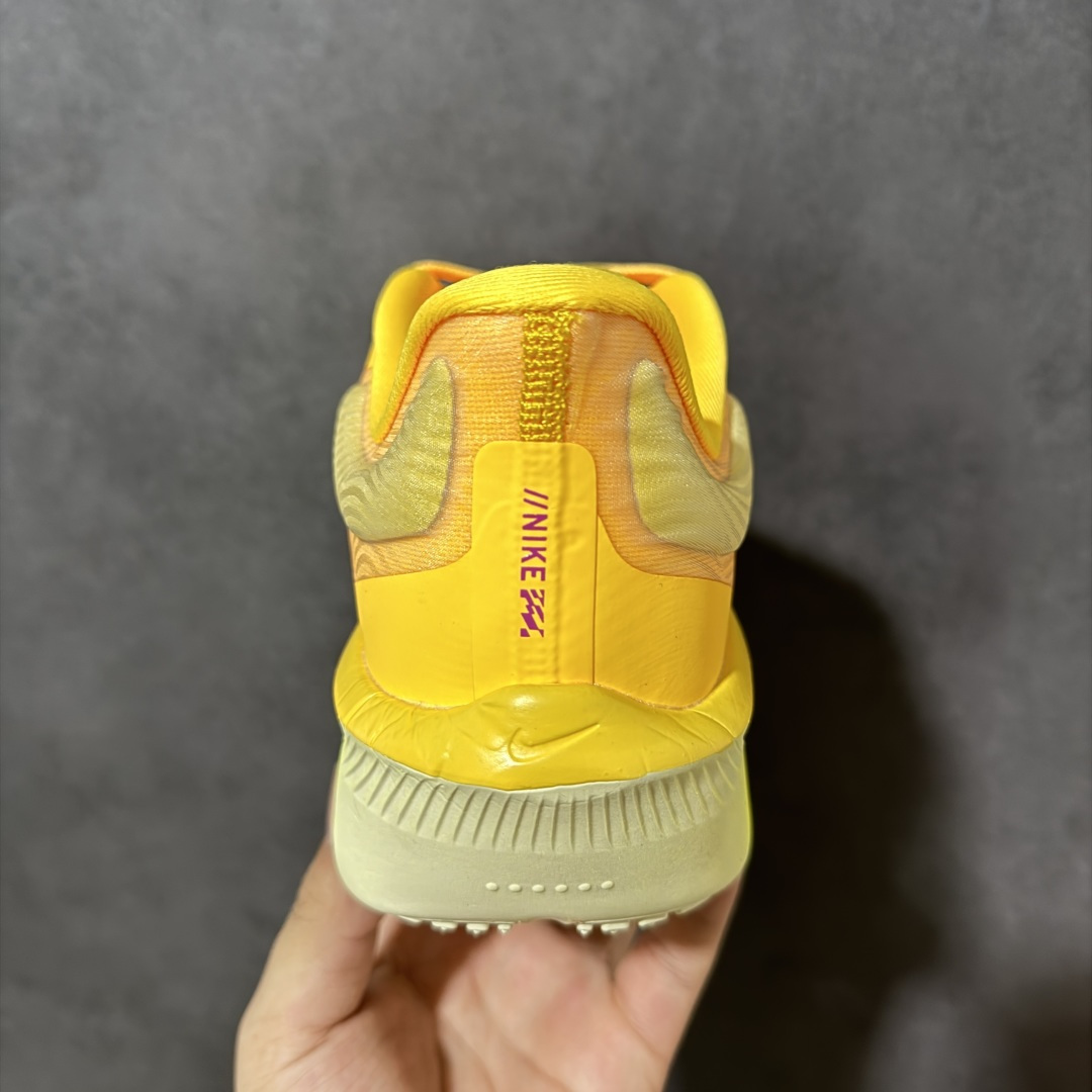 图片[4]-【公司级】Nike ZoomX Invincible Run Flyknit FK6 Zoom Fly 6轻量飞织低帮休闲运动慢跑鞋 此鞋专为长跑运动员而生 是为5至10公里距离的赛事和训练打造研发过程 货号：FN8454-800 尺码：36 36.5 37.5 38 38.5 39 40 40.5 41 42 42.5 43 44 45-选品中心