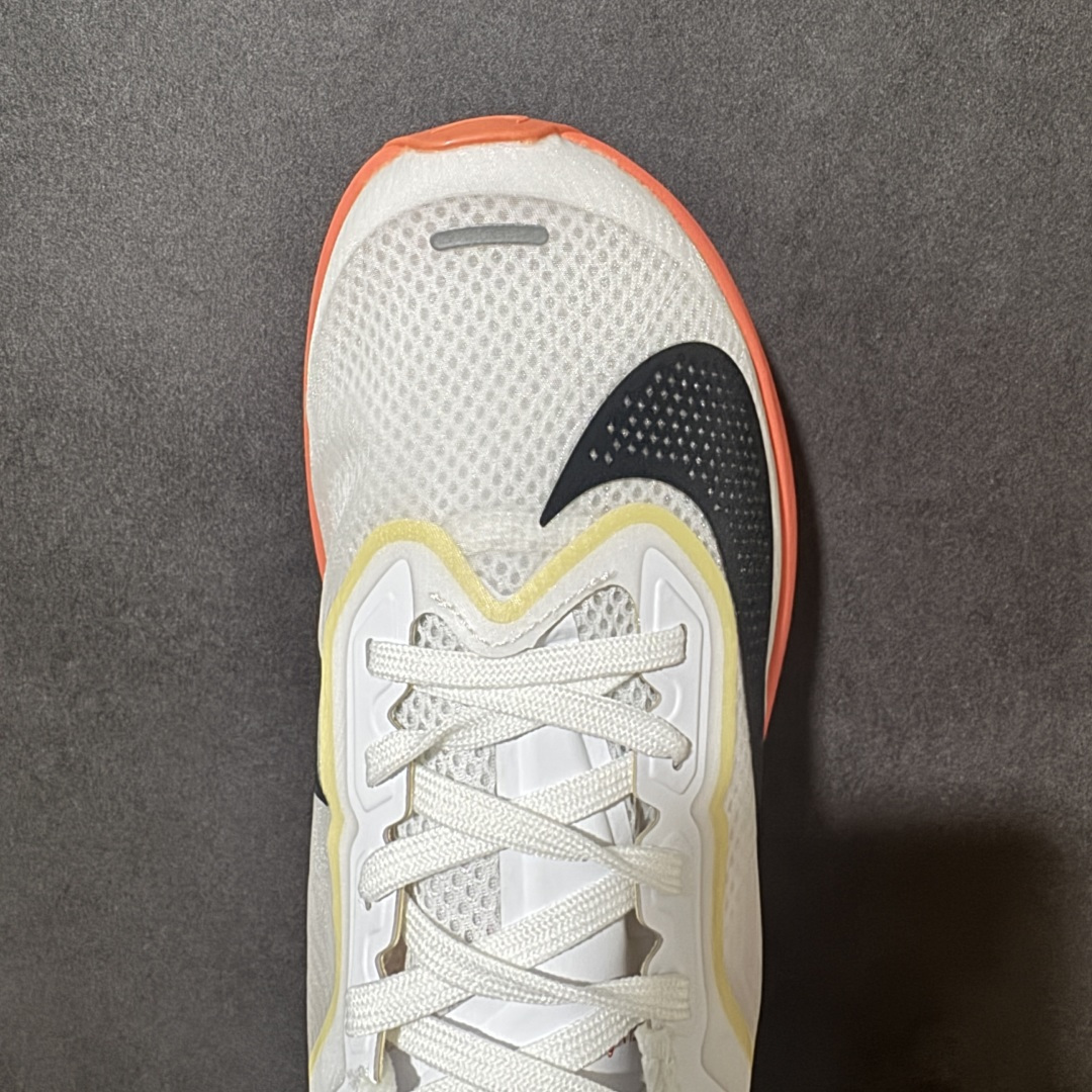 图片[5]-【公司级】Nike ZoomX Invincible Run Flyknit FK6 Zoom Fly 6轻量飞织低帮休闲运动慢跑鞋 此鞋专为长跑运动员而生 是为5至10公里距离的赛事和训练打造研发过程 货号：IB6657-108 尺码：36 36.5 37.5 38 38.5 39 40 40.5 41 42 42.5 43 44 45-选品中心