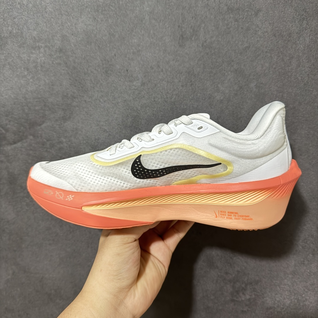 图片[2]-【公司级】Nike ZoomX Invincible Run Flyknit FK6 Zoom Fly 6轻量飞织低帮休闲运动慢跑鞋 此鞋专为长跑运动员而生 是为5至10公里距离的赛事和训练打造研发过程 货号：IB6657-108 尺码：36 36.5 37.5 38 38.5 39 40 40.5 41 42 42.5 43 44 45-选品中心