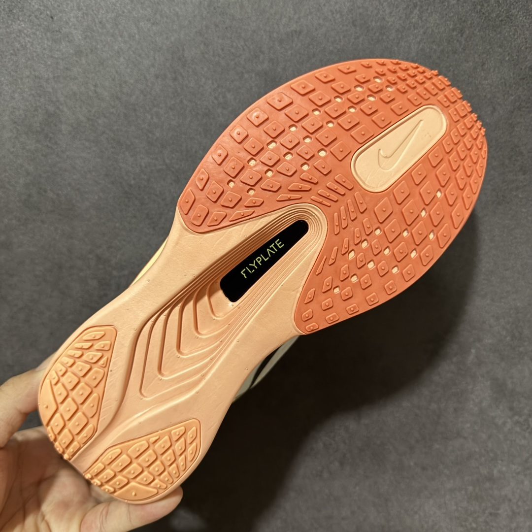 图片[9]-【公司级】Nike ZoomX Invincible Run Flyknit FK6 Zoom Fly 6轻量飞织低帮休闲运动慢跑鞋 此鞋专为长跑运动员而生 是为5至10公里距离的赛事和训练打造研发过程 货号：IB6657-108 尺码：36 36.5 37.5 38 38.5 39 40 40.5 41 42 42.5 43 44 45-选品中心