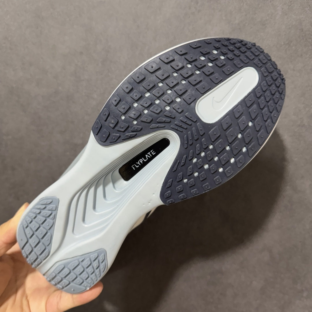 图片[9]-【公司级】Nike ZoomX Invincible Run Flyknit FK6 Zoom Fly 6轻量飞织低帮休闲运动慢跑鞋 此鞋专为长跑运动员而生 是为5至10公里距离的赛事和训练打造研发过程 货号：FN8454-104 尺码：36 36.5 37.5 38 38.5 39 40 40.5 41 42 42.5 43 44 45-选品中心