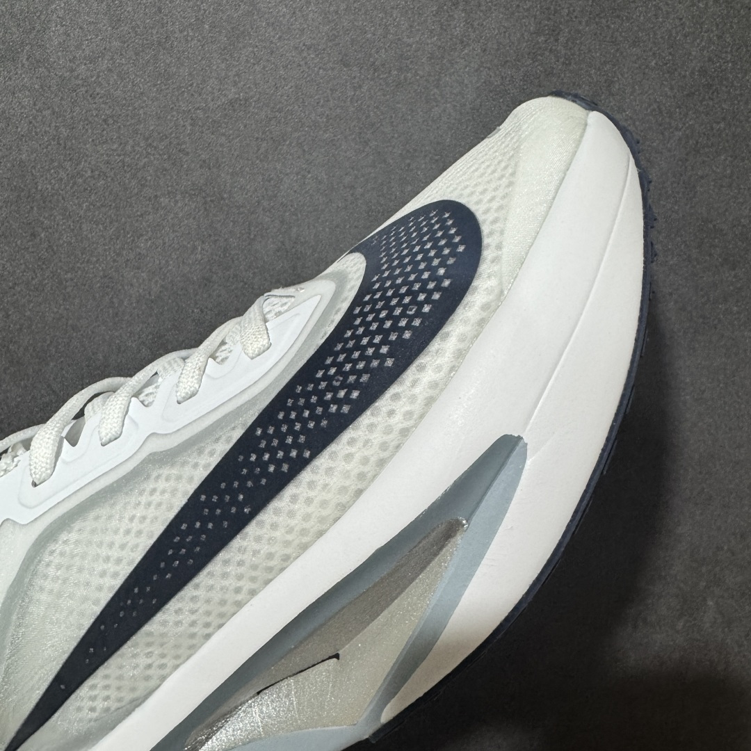 图片[8]-【公司级】Nike ZoomX Invincible Run Flyknit FK6 Zoom Fly 6轻量飞织低帮休闲运动慢跑鞋 此鞋专为长跑运动员而生 是为5至10公里距离的赛事和训练打造研发过程 货号：FN8454-104 尺码：36 36.5 37.5 38 38.5 39 40 40.5 41 42 42.5 43 44 45-选品中心