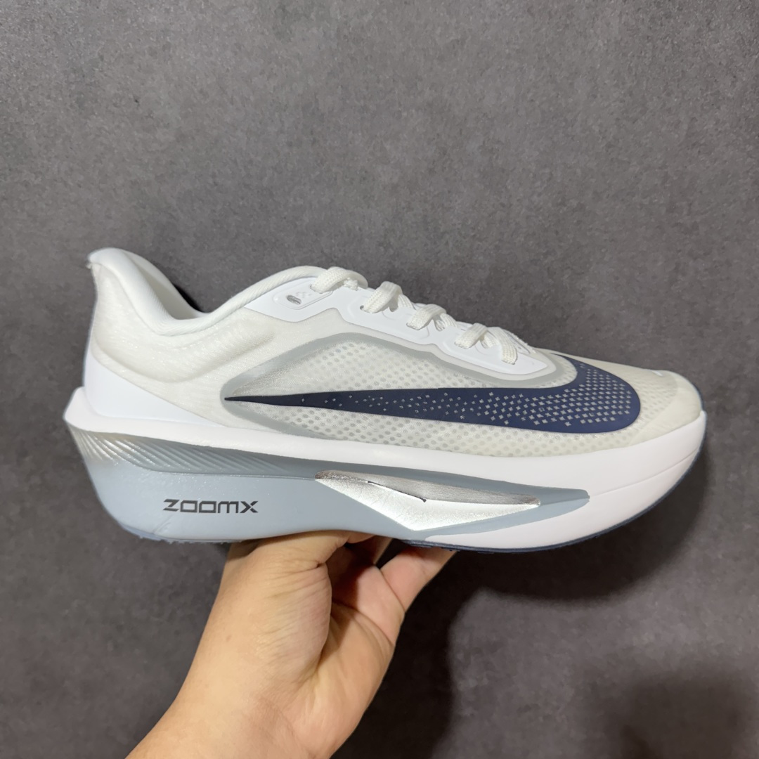 【公司级】Nike ZoomX Invincible Run Flyknit FK6 Zoom Fly 6轻量飞织低帮休闲运动慢跑鞋 此鞋专为长跑运动员而生 是为5至10公里距离的赛事和训练打造研发过程 货号：FN8454-104 尺码：36 36.5 37.5 38 38.5 39 40 40.5 41 42 42.5 43 44 45-选品中心