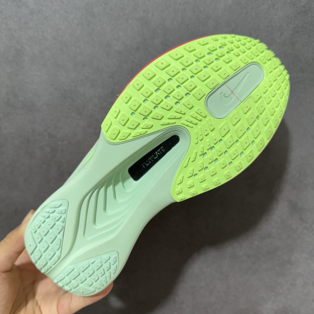 图片[9]-【公司级】Nike ZoomX Invincible Run Flyknit FK6 Zoom Fly 6轻量飞织低帮休闲运动慢跑鞋 此鞋专为长跑运动员而生 是为5至10公里距离的赛事和训练打造研发过程 货号：FN8454-601 尺码：36 36.5 37.5 38 38.5 39 40 40.5 41 42 42.5 43 44 45-选品中心