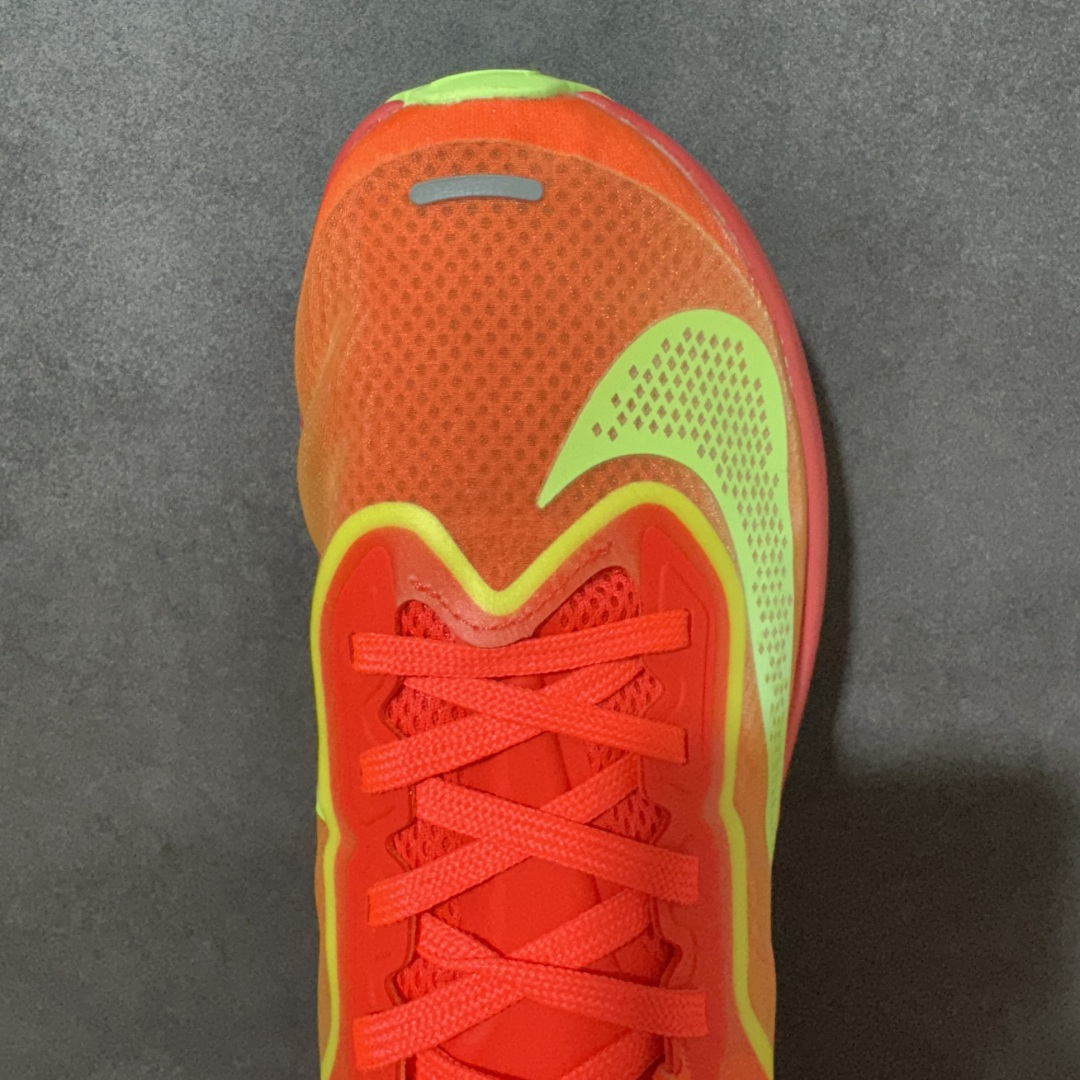 图片[5]-【公司级】Nike ZoomX Invincible Run Flyknit FK6 Zoom Fly 6轻量飞织低帮休闲运动慢跑鞋 此鞋专为长跑运动员而生 是为5至10公里距离的赛事和训练打造研发过程 货号：FN8454-601 尺码：36 36.5 37.5 38 38.5 39 40 40.5 41 42 42.5 43 44 45-选品中心