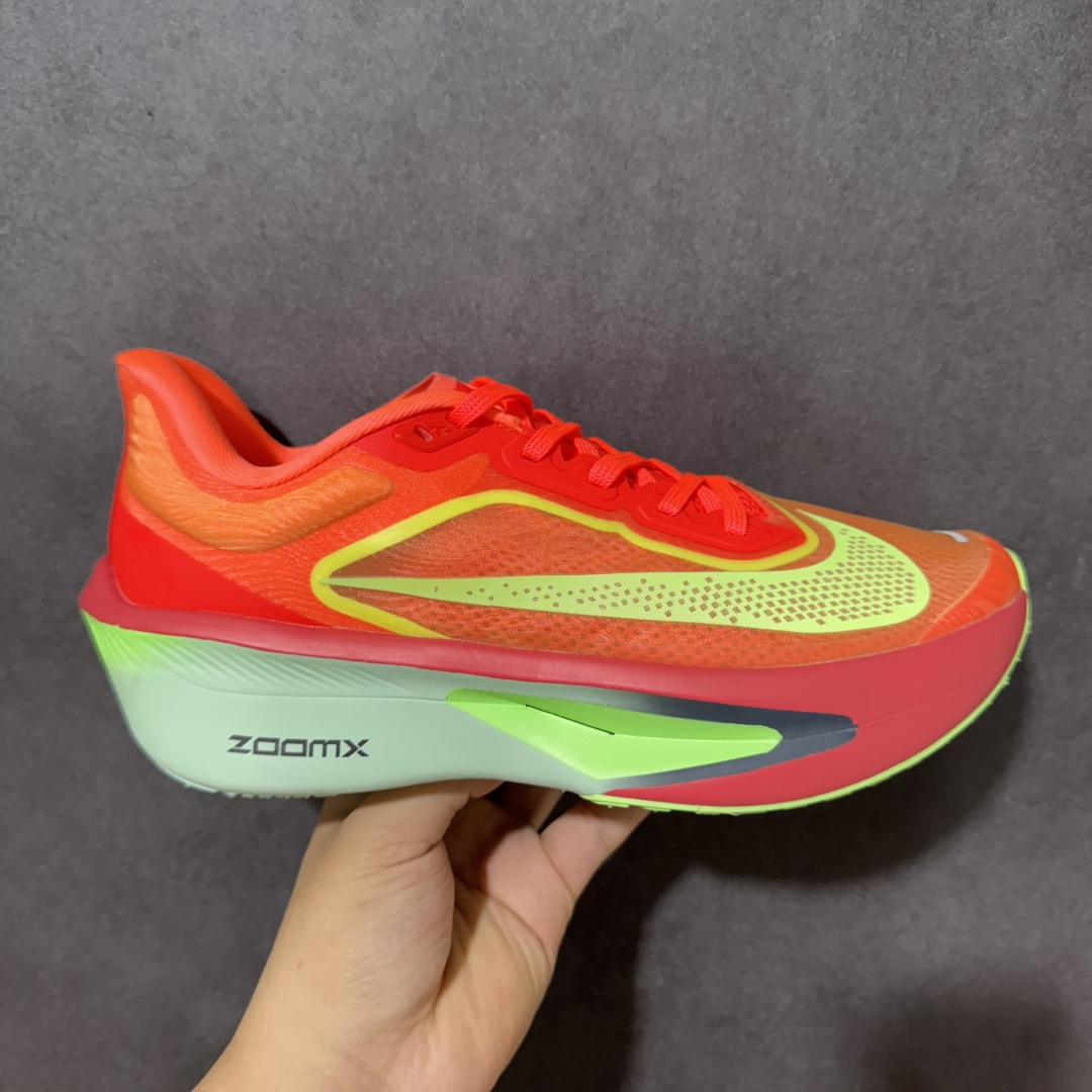 【公司级】Nike ZoomX Invincible Run Flyknit FK6 Zoom Fly 6轻量飞织低帮休闲运动慢跑鞋 此鞋专为长跑运动员而生 是为5至10公里距离的赛事和训练打造研发过程 货号：FN8454-601 尺码：36 36.5 37.5 38 38.5 39 40 40.5 41 42 42.5 43 44 45-选品中心