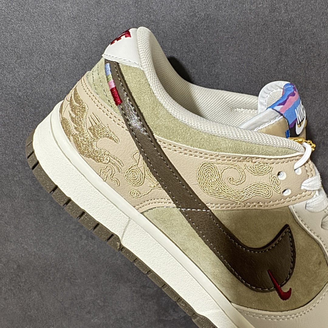 图片[7]-特价【公司级】Nike SB Dunk Low2026 丙午马年限定 Dunk 全套集结｜国风新禧六色齐发承袭经典 Dunk Low 板鞋轮廓，把东方马年祥瑞纹样融进鞋身 绒面麂皮 + 刺绣印花双工艺，金勾点缀年味质感拉满上脚自带高级氛围感 全码数现货 | 全色系可选 | 软弹缓震 + 耐磨防滑大底 #高端定制 低帮休闲板鞋 定制鞋盒 大厂纯原品质出货 超高清洁度 皮料切割干净无任何毛边 细节完美 货号：IQ1118-220 / DN3168-026 / DN3168-025 / DN3168-022 / DN3168-023 / DN3168-024 尺码：36 36.5 37.5 38 38.5 39 40 40.5 41 42 42.5 43 44 44.5 45-选品中心