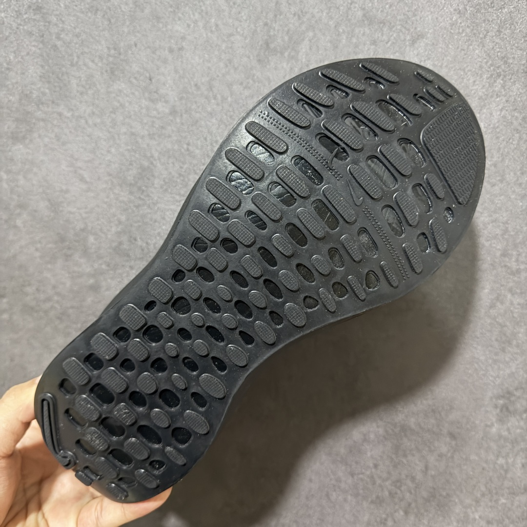 图片[9]-特价【公司级】Nk ZoomX Infinity Run 4 耐克全新编织面专业缓震跑鞋 #鞋款缓震系统的设计理念借鉴了React Infinity Run跑鞋的经验，但在中底处采用了回弹更显著的ZoomX泡棉，这款泡棉比其他Nike泡棉具有更出色的能量反馈。 #鞋面采用编织材质，后跟处的 TPU 支撑片。中底采用全掌 ZoomX，而且又宽又厚，体积相当可观。 货号：DR2665-004 尺码：36 36.5 37.5 38 38.5 39 40 40.5 41 42 42.5 43 44 44.5 45 46-选品中心