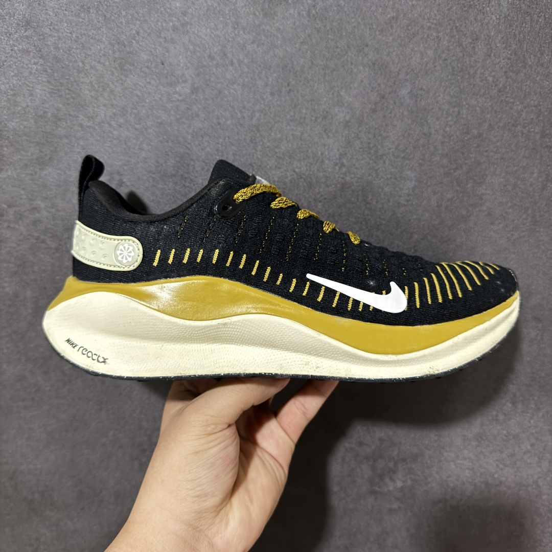 特价【公司级】Nk ZoomX Infinity Run 4 耐克全新编织面专业缓震跑鞋 #鞋款缓震系统的设计理念借鉴了React Infinity Run跑鞋的经验，但在中底处采用了回弹更显著的ZoomX泡棉，这款泡棉比其他Nike泡棉具有更出色的能量反馈。 #鞋面采用编织材质，后跟处的 TPU 支撑片。中底采用全掌 ZoomX，而且又宽又厚，体积相当可观。 货号：DR2665-006 尺码：36 36.5 37.5 38 38.5 39 40 40.5 41 42 42.5 43 44 44.5 45 46-选品中心