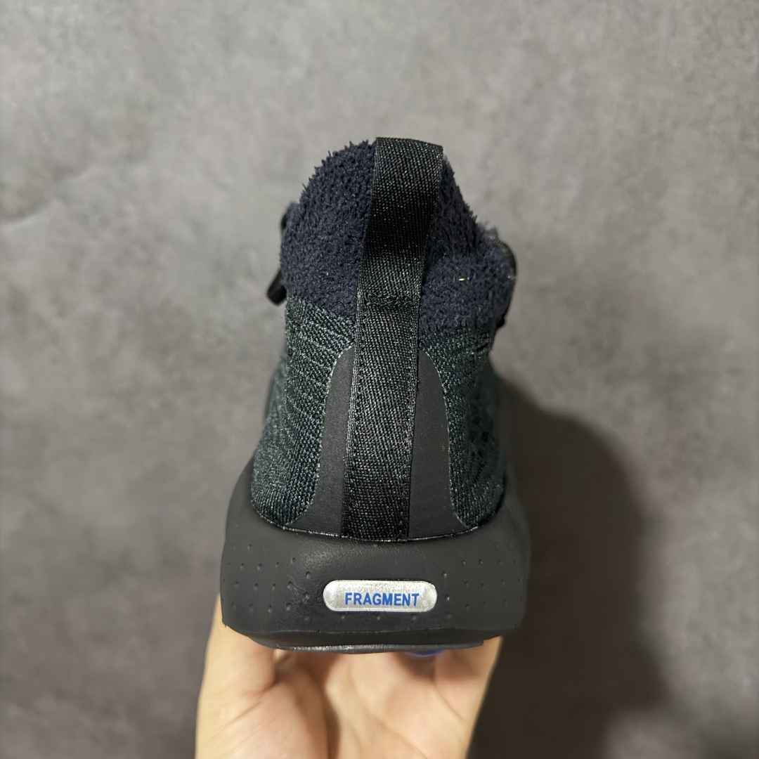 图片[4]-【公司级】Fragment Design × Nk Mind 002 藤原浩闪电联名款 2026全新爆款 足疗按摩鞋 一体式编织鞋面，采用特殊的 Flyknit 针织材质，做旧毛边 + 镂空设计，既保证了极致的贴合度和透气性，又自带独特的解构质感，上脚轻便不压脚。 鞋身印有「FRAGMENT CONCEPT TESTING」字样，搭配标志性的工业风做旧 Flyknit 鞋面，自带未来机能感，是藤原浩极简美学的完美体现。 22个独立按摩节点，按压足底穴位的泡棉按摩球，走路时会随脚步微动，每一步都在给脚底做 “脉冲式按摩”，缓解久站疲惫感。 货号：IQ8504-002 尺码：36 37.5 38 39 40 41 42 43 44 45-莆田鞋