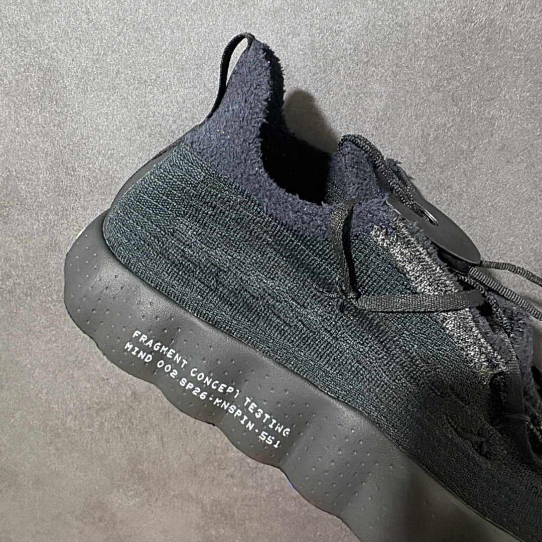 图片[7]-【公司级】Fragment Design × Nk Mind 002 藤原浩闪电联名款 2026全新爆款 足疗按摩鞋 一体式编织鞋面，采用特殊的 Flyknit 针织材质，做旧毛边 + 镂空设计，既保证了极致的贴合度和透气性，又自带独特的解构质感，上脚轻便不压脚。 鞋身印有「FRAGMENT CONCEPT TESTING」字样，搭配标志性的工业风做旧 Flyknit 鞋面，自带未来机能感，是藤原浩极简美学的完美体现。 22个独立按摩节点，按压足底穴位的泡棉按摩球，走路时会随脚步微动，每一步都在给脚底做 “脉冲式按摩”，缓解久站疲惫感。 货号：IQ8504-002 尺码：36 37.5 38 39 40 41 42 43 44 45-莆田鞋