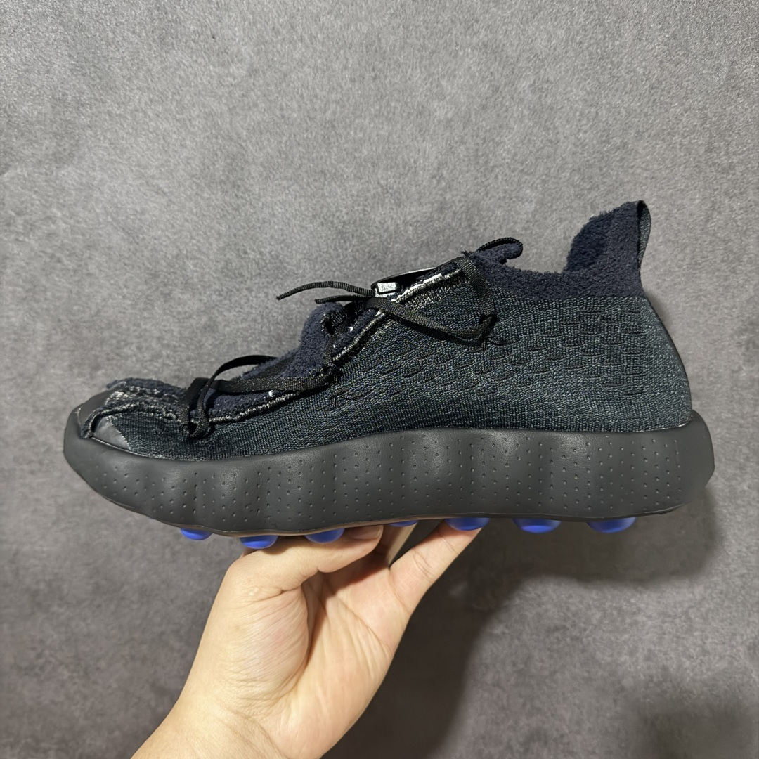 图片[2]-【公司级】Fragment Design × Nk Mind 002 藤原浩闪电联名款 2026全新爆款 足疗按摩鞋 一体式编织鞋面，采用特殊的 Flyknit 针织材质，做旧毛边 + 镂空设计，既保证了极致的贴合度和透气性，又自带独特的解构质感，上脚轻便不压脚。 鞋身印有「FRAGMENT CONCEPT TESTING」字样，搭配标志性的工业风做旧 Flyknit 鞋面，自带未来机能感，是藤原浩极简美学的完美体现。 22个独立按摩节点，按压足底穴位的泡棉按摩球，走路时会随脚步微动，每一步都在给脚底做 “脉冲式按摩”，缓解久站疲惫感。 货号：IQ8504-002 尺码：36 37.5 38 39 40 41 42 43 44 45-莆田鞋