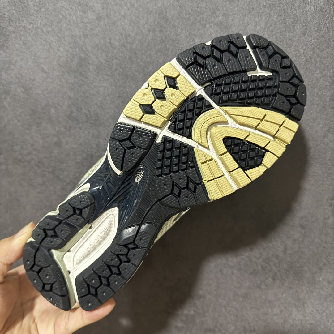 图片[9]-【公司级】New Balance NB 860系列 防滑耐磨低帮跑步鞋 AiméLeon Dore的灵感来自闪亮的覆盖层 这是当时高性能跑鞋的常见设计细节AiméLeonDore的思想依赖金属金色和银色贴花来赋予鞋型独特的个性 货号： ML860KR2 尺码： 36-45半-选品中心
