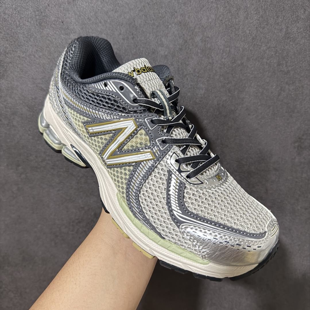 图片[3]-【公司级】New Balance NB 860系列 防滑耐磨低帮跑步鞋 AiméLeon Dore的灵感来自闪亮的覆盖层 这是当时高性能跑鞋的常见设计细节AiméLeonDore的思想依赖金属金色和银色贴花来赋予鞋型独特的个性 货号： ML860KR2 尺码： 36-45半-选品中心