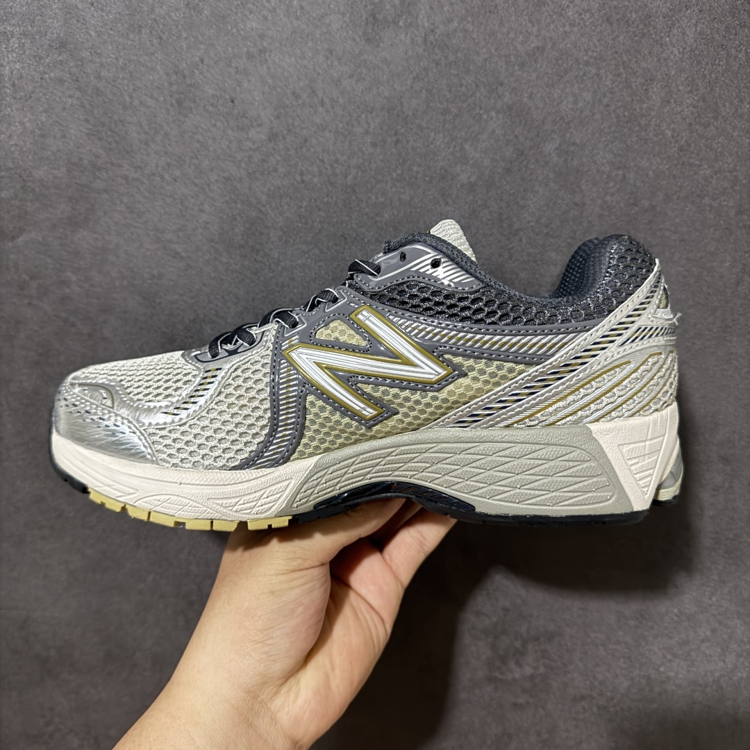 图片[2]-【公司级】New Balance NB 860系列 防滑耐磨低帮跑步鞋 AiméLeon Dore的灵感来自闪亮的覆盖层 这是当时高性能跑鞋的常见设计细节AiméLeonDore的思想依赖金属金色和银色贴花来赋予鞋型独特的个性 货号： ML860KR2 尺码： 36-45半-选品中心