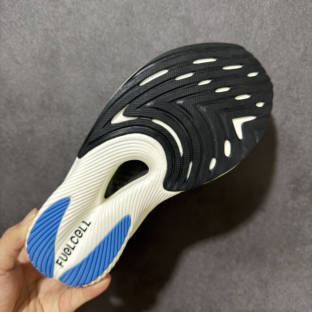 图片[9]-【公司级】STONE ISLAND石头岛 x New Balance New Balance x TDS新百伦联名系列 舒适防滑耐磨 低帮 休闲跑步鞋 升级原楦开发纸版版型 采用长绒翻毛皮革组合网织物鞋面材质 全新4层组合独立私模大底 再度联乘重新演绎美式复古氛围 货号：MRCELSV2 尺码：36 37 37.5 38 38.5 39.5 40 40.5 41.5 42 42.5 43 44 45-选品中心