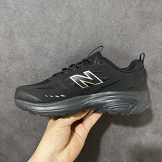 New Balance NB M410 系带减震 低帮跑步鞋搭载减震科技的NBM410跑鞋,配色低调实用 New Balance NB M410 系带减震 低帮跑步鞋搭载减震科技的NBM410跑鞋,配色低调实用