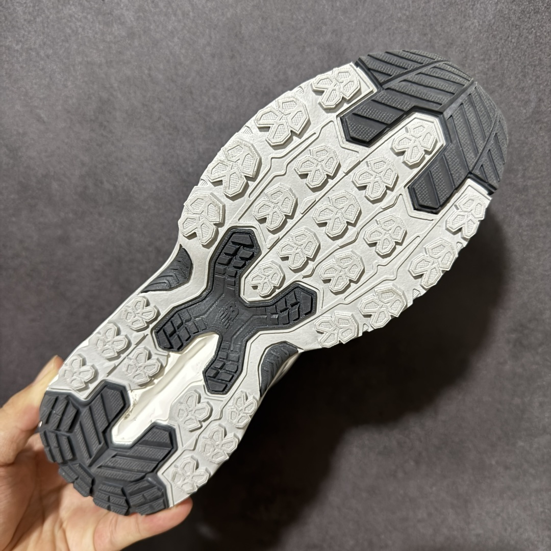 New Balance NB M410 系带减震 低帮跑步鞋搭载减震科技的NBM410跑鞋，配色低调实用