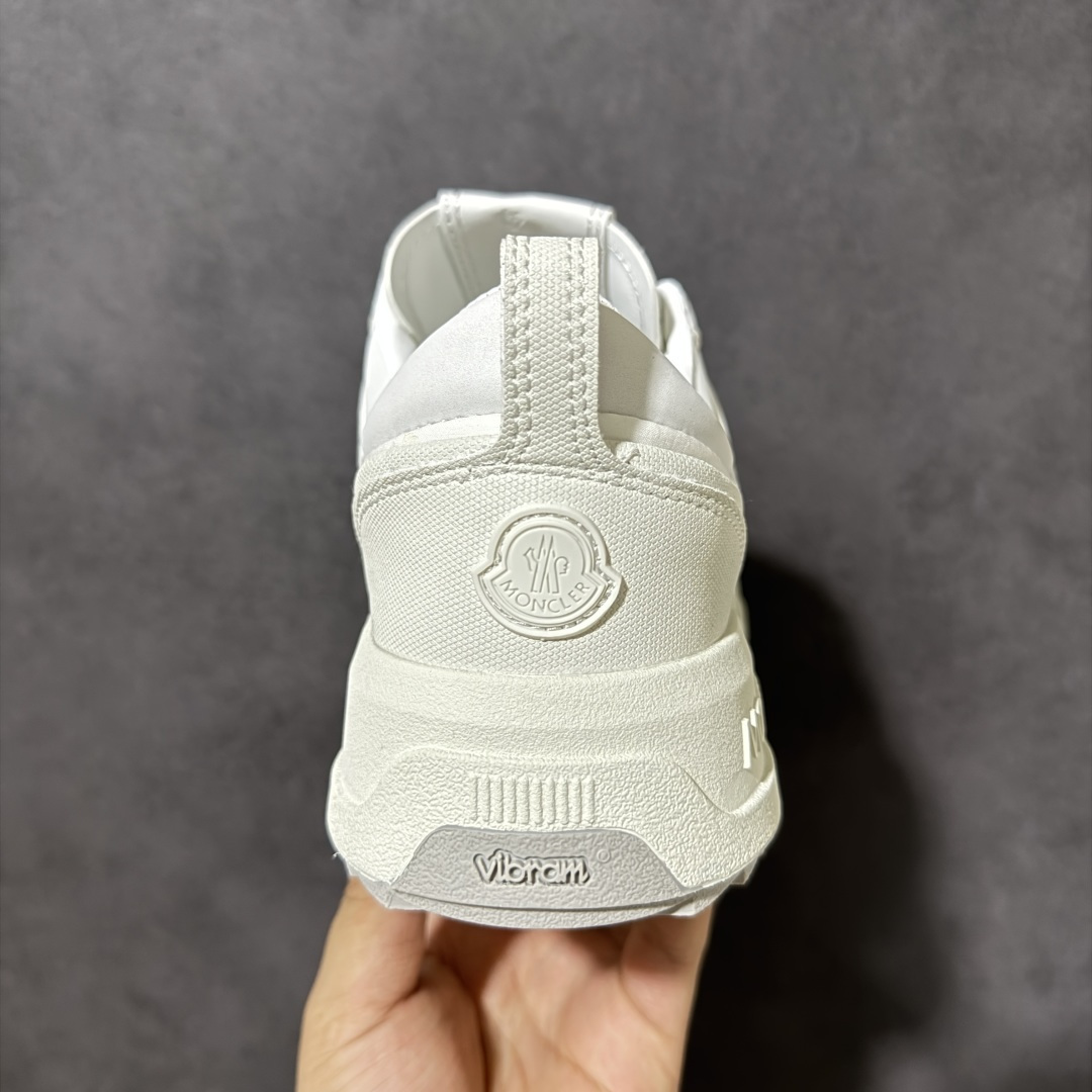 Moncler Altive Mid F046蒙口系列新款休闲运动鞋灵感源自 Moncler 典藏系列，