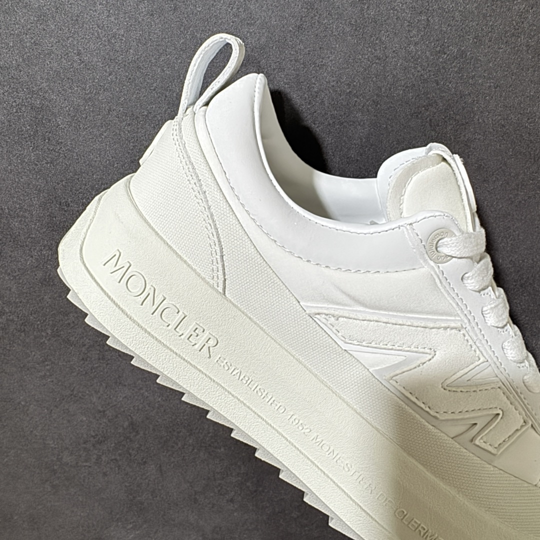 Moncler Altive Mid F046蒙口系列新款休闲运动鞋灵感源自 Moncler 典藏系列，