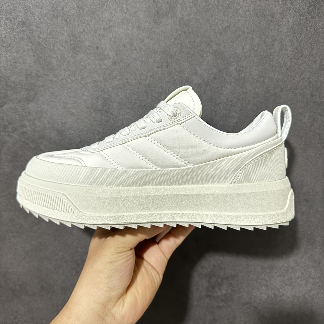 Moncler Altive Mid F046蒙口系列新款休闲运动鞋灵感源自 Moncler 典藏系列，