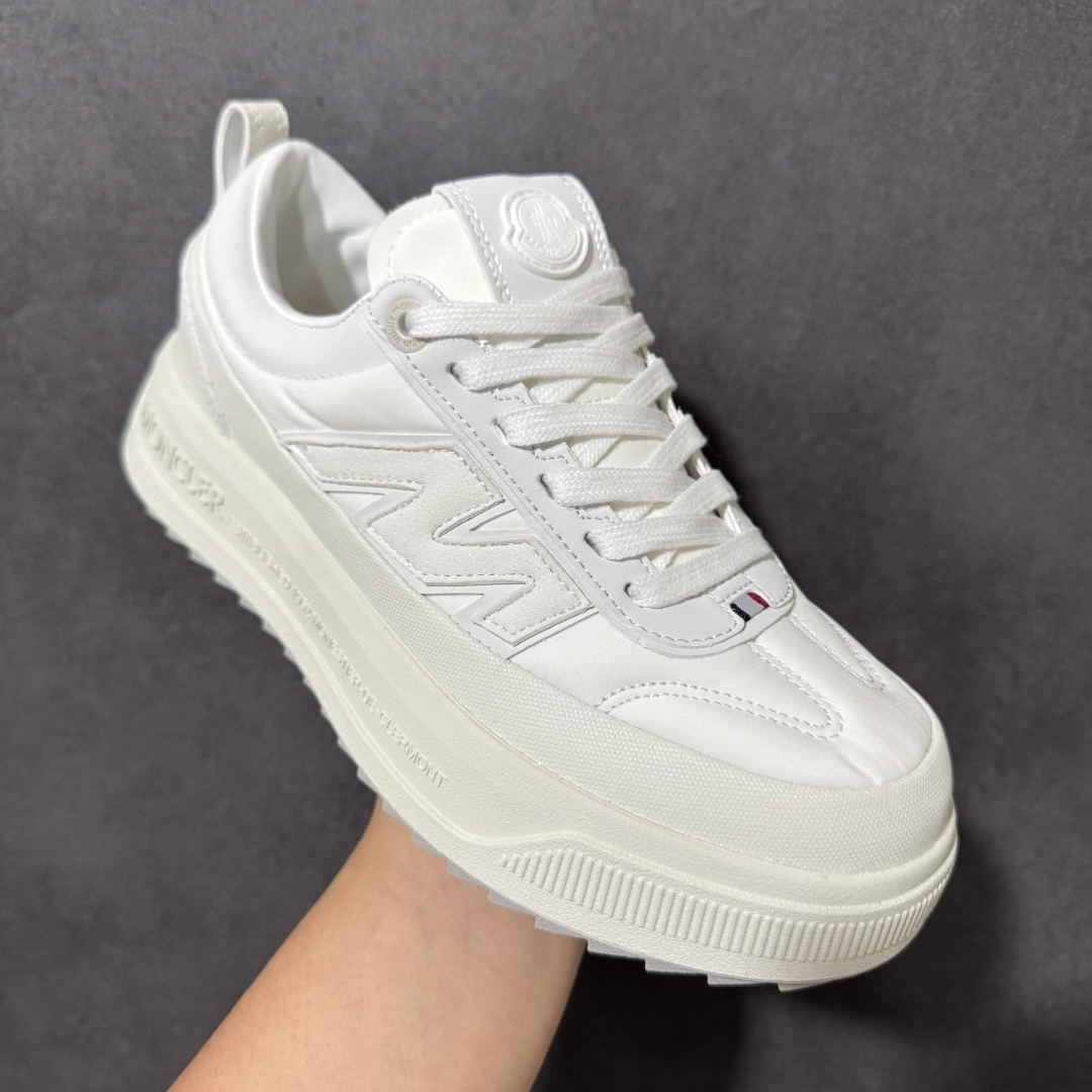 Moncler Altive Mid F046蒙口系列新款休闲运动鞋灵感源自 Moncler 典藏系列，