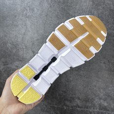 On昂跑 Cloud 6 Versa 户外街头机能风跑步鞋Cloud Hi Edge户外机能融合街头潮流 On昂跑 Cloud 6 Versa 户外街头机能风跑步鞋Cloud Hi Edge户外机能融合街头潮流