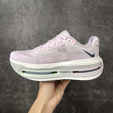Nike VOMERO PREMIUM 耐克 舒适减震防滑 低帮跑步鞋全掌ReactX泡绵中底 前掌和后 Nike VOMERO PREMIUM 耐克 舒适减震防滑 低帮跑步鞋全掌ReactX泡绵中底 前掌和后