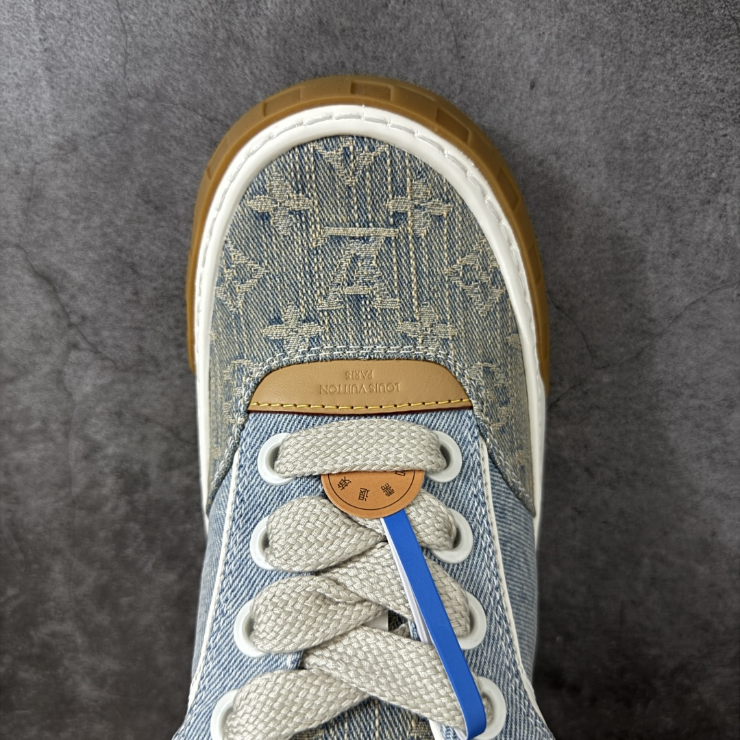图片[5]-【专柜版/海淘代购】 LV 路易威登LOUIS VUITTON Tilted Low Sneakers 倾斜系列低帮复古休闲运动文化百搭板鞋 2026早春款板鞋 饼干鞋 市场最顶天花板 礼盒包装 正确细节 原鞋原材料1：1打造 完美版型做工 欢迎对比市场任何品质的货品 广东原产 升级原楦型开发纸版 包装说明书防尘布袋物件(附送官方快递加固牛皮纸外盒!!)#采用Monogram 丹宁布鞋面材质#鞋垫嵌入软脚感EVA物料#后跟耐弯折滴塑支撑片#全新开发TPR光泽组合隔色鞋底❗ 尺码：39 40 41 42 43 44 45 46-选品中心
