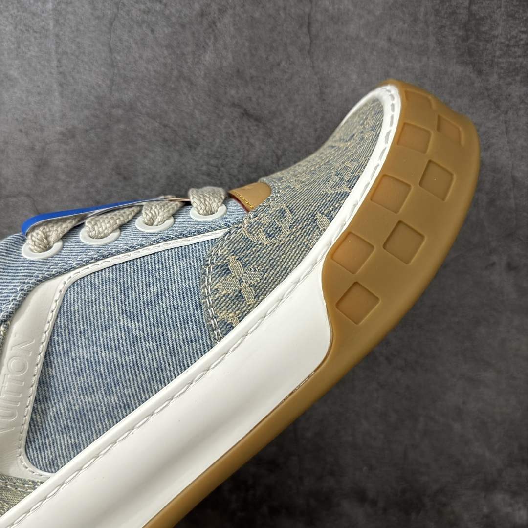 图片[6]-【专柜版/海淘代购】 LV 路易威登LOUIS VUITTON Tilted Low Sneakers 倾斜系列低帮复古休闲运动文化百搭板鞋 2026早春款板鞋 饼干鞋 市场最顶天花板 礼盒包装 正确细节 原鞋原材料1：1打造 完美版型做工 欢迎对比市场任何品质的货品 广东原产 升级原楦型开发纸版 包装说明书防尘布袋物件(附送官方快递加固牛皮纸外盒!!)#采用Monogram 丹宁布鞋面材质#鞋垫嵌入软脚感EVA物料#后跟耐弯折滴塑支撑片#全新开发TPR光泽组合隔色鞋底❗ 尺码：39 40 41 42 43 44 45 46-选品中心