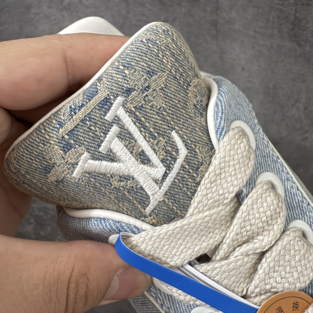 图片[6]-【专柜版/海淘代购】 LV 路易威登LOUIS VUITTON Tilted Low Sneakers 倾斜系列低帮复古休闲运动文化百搭板鞋 2026早春款板鞋 饼干鞋 市场最顶天花板 礼盒包装 正确细节 原鞋原材料1：1打造 完美版型做工 欢迎对比市场任何品质的货品 广东原产 升级原楦型开发纸版 包装说明书防尘布袋物件(附送官方快递加固牛皮纸外盒!!)#采用Monogram 丹宁布鞋面材质#鞋垫嵌入软脚感EVA物料#后跟耐弯折滴塑支撑片#全新开发TPR光泽组合隔色鞋底❗ 尺码：39 40 41 42 43 44 45 46-选品中心