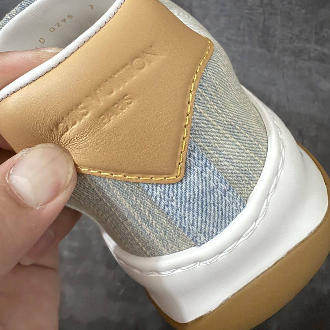 图片[2]-【专柜版/海淘代购】 LV 路易威登LOUIS VUITTON Tilted Low Sneakers 倾斜系列低帮复古休闲运动文化百搭板鞋 2026早春款板鞋 饼干鞋 市场最顶天花板 礼盒包装 正确细节 原鞋原材料1：1打造 完美版型做工 欢迎对比市场任何品质的货品 广东原产 升级原楦型开发纸版 包装说明书防尘布袋物件(附送官方快递加固牛皮纸外盒!!)#采用Monogram 丹宁布鞋面材质#鞋垫嵌入软脚感EVA物料#后跟耐弯折滴塑支撑片#全新开发TPR光泽组合隔色鞋底❗ 尺码：39 40 41 42 43 44 45 46-选品中心