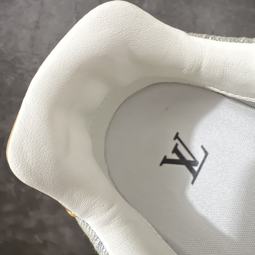 图片[8]-【专柜版/海淘代购】 LV 路易威登LOUIS VUITTON Tilted Low Sneakers 倾斜系列低帮复古休闲运动文化百搭板鞋 2026早春款板鞋 饼干鞋 市场最顶天花板 礼盒包装 正确细节 原鞋原材料1：1打造 完美版型做工 欢迎对比市场任何品质的货品 广东原产 升级原楦型开发纸版 包装说明书防尘布袋物件(附送官方快递加固牛皮纸外盒!!)#采用Monogram 丹宁布鞋面材质#鞋垫嵌入软脚感EVA物料#后跟耐弯折滴塑支撑片#全新开发TPR光泽组合隔色鞋底❗ 尺码：39 40 41 42 43 44 45 46-选品中心