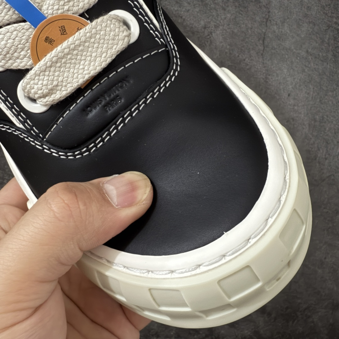 图片[5]-【专柜版/海淘代购】 LV 路易威登LOUIS VUITTON Tilted Low Sneakers 倾斜系列低帮复古休闲运动文化百搭板鞋 2026早春款板鞋 饼干鞋 市场最顶天花板 礼盒包装 正确细节 原鞋原材料1：1打造 完美版型做工 欢迎对比市场任何品质的货品 广东原产 升级原楦型开发纸版 包装说明书防尘布袋物件(附送官方快递加固牛皮纸外盒!!)#采用Monogram 丹宁布鞋面材质#鞋垫嵌入软脚感EVA物料#后跟耐弯折滴塑支撑片#全新开发TPR光泽组合隔色鞋底❗ 尺码：39 40 41 42 43 44 45 46-选品中心