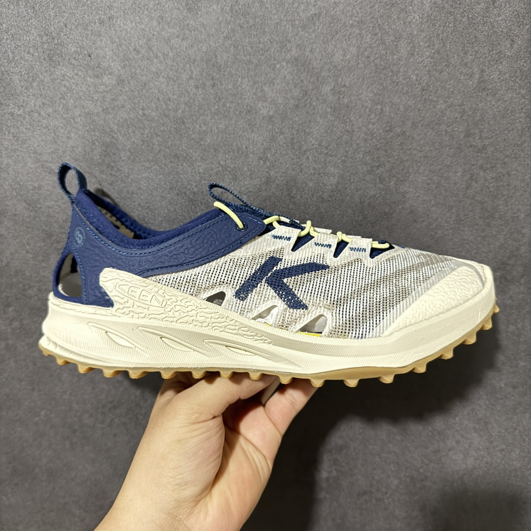 【公司级】科恩溯溪鞋Keen Zionic 织物 ADV 舒适灵活耐用 低帮 登山鞋/徒步鞋 男款 科恩溯溪鞋Keen黑武士机能溯溪鞋｜夏日户外出行本命鞋 镂空网面+速干面料，涉水后快速干爽，告别闷脚闷热 防撞鞋头+防滑齿纹外底，户外徒步、雨天通勤都安心 抽绳快速系带，一秒穿脱，松紧随心调 黑灰机能线条，上脚自带暗黑山系感，搭配工装裤超帅 货号：桦木色1031955 尺码：36 37 37.5 38 38.5 39 39.5 40 40.5 41 42 42.5 43 44 44.5 45 46-选品中心