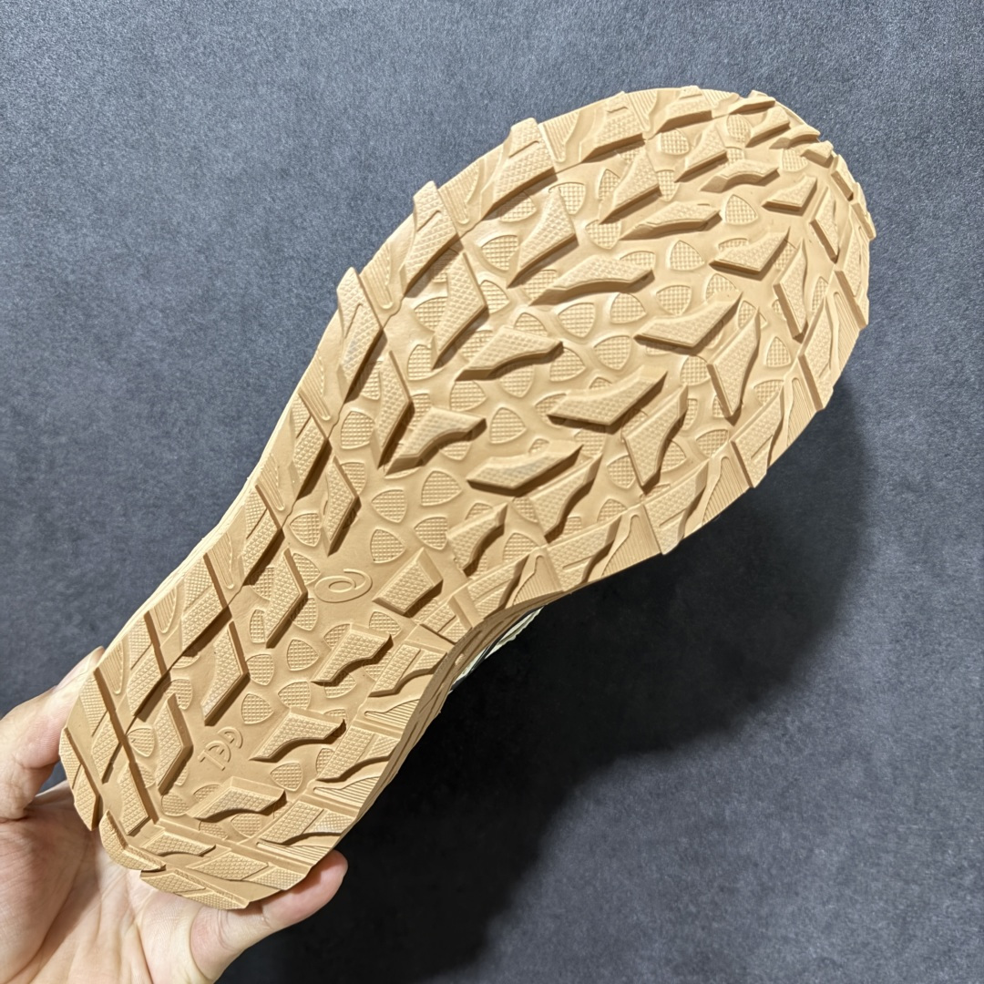 图片[9]-【公司级】Asics 亚瑟士GEL-SONOMA FE 运动舒适Y2K复古 耐磨透气 休闲越野城市通勤 低帮跑步鞋 Y2K赛道持续对未来世界的无限想象和探索 – 外观设计：科技革面料与网纱拼接，大网眼网纱增加透气效果，鞋型设计简约，兼具时尚感与功能性。 – 防滑性：鞋底的多向凸耳以及独特纹路设计，提供了良好的抓地力，在各种地形上都能有效防滑，确保行走和跑步时的安全。 货号：1011C176-200 尺码：36 37 37.5 38 39 39.5 40 40.5 41.5 42 42.5 43.5 44 45-选品中心