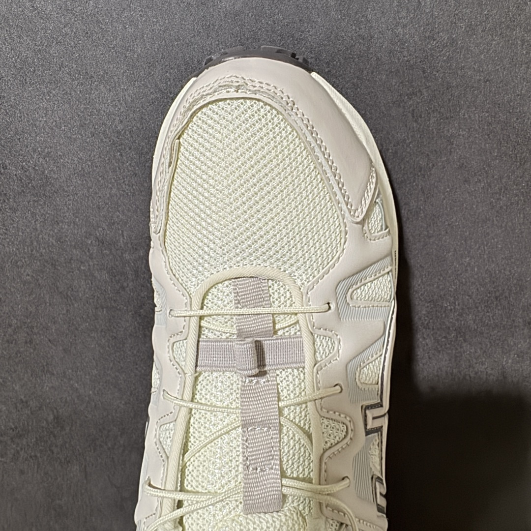 图片[5]-【公司级】Asics 亚瑟士GEL-SONOMA FE 运动舒适Y2K复古 耐磨透气 休闲越野城市通勤 低帮跑步鞋 Y2K赛道持续对未来世界的无限想象和探索 – 外观设计：科技革面料与网纱拼接，大网眼网纱增加透气效果，鞋型设计简约，兼具时尚感与功能性。 – 防滑性：鞋底的多向凸耳以及独特纹路设计，提供了良好的抓地力，在各种地形上都能有效防滑，确保行走和跑步时的安全。 货号：1012B787-250 尺码：36 37 37.5 38 39 39.5 40 40.5 41.5 42 42.5 43.5 44 45-选品中心