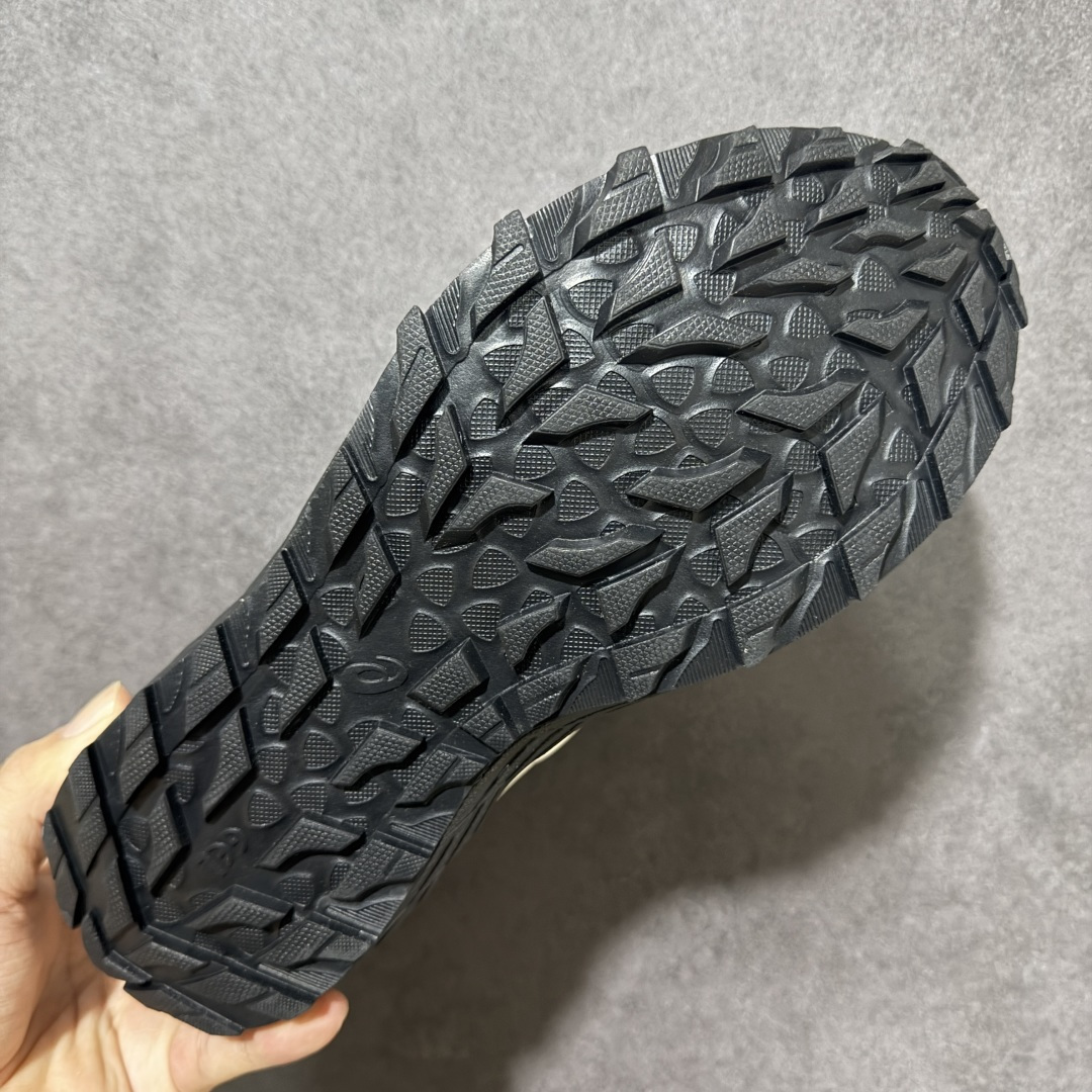 图片[9]-【公司级】Asics 亚瑟士GEL-SONOMA FE 运动舒适Y2K复古 耐磨透气 休闲越野城市通勤 低帮跑步鞋 Y2K赛道持续对未来世界的无限想象和探索 – 外观设计：科技革面料与网纱拼接，大网眼网纱增加透气效果，鞋型设计简约，兼具时尚感与功能性。 – 防滑性：鞋底的多向凸耳以及独特纹路设计，提供了良好的抓地力，在各种地形上都能有效防滑，确保行走和跑步时的安全。 货号：1012B787-100 尺码：36 37 37.5 38 39 39.5 40 40.5 41.5 42 42.5 43.5 44 45-选品中心