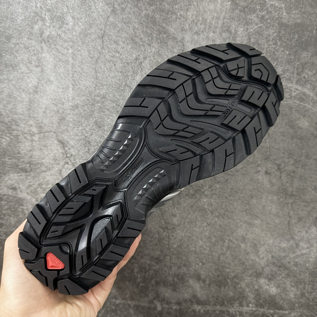 图片[9]-【绿x升级版】Salomon XT-QUEST ADV 萨洛蒙情侣款户外机能鞋 491716 全新绿x升级版 品质大改进 ‼️ 全鞋改进为原厂一致材料打造 全新修长鞋型 相对老版臃肿鞋型 此版的版型更正 全新玻璃冲刀 清洁度提升 同步原版左右鞋带孔的间距加大（之前老版间距太小） 网面与鞋头材料校对一致无色差（老版网面有色差） 鞋后跟反口V字定型同步zp（老版臃肿为U字后跟反口） 鞋舌两侧鞋帮脚踝处更加直挺（之前老版往中间踏） 鞋盒黑盒改正为原版牛皮纸鞋盒 鞋头处添加☯️太极标 所有细节多次修改校正 坚持同步原版无差别 毋庸置疑全市场最好的版本💪🏻终端优势供应 尺码：36-46-选品中心