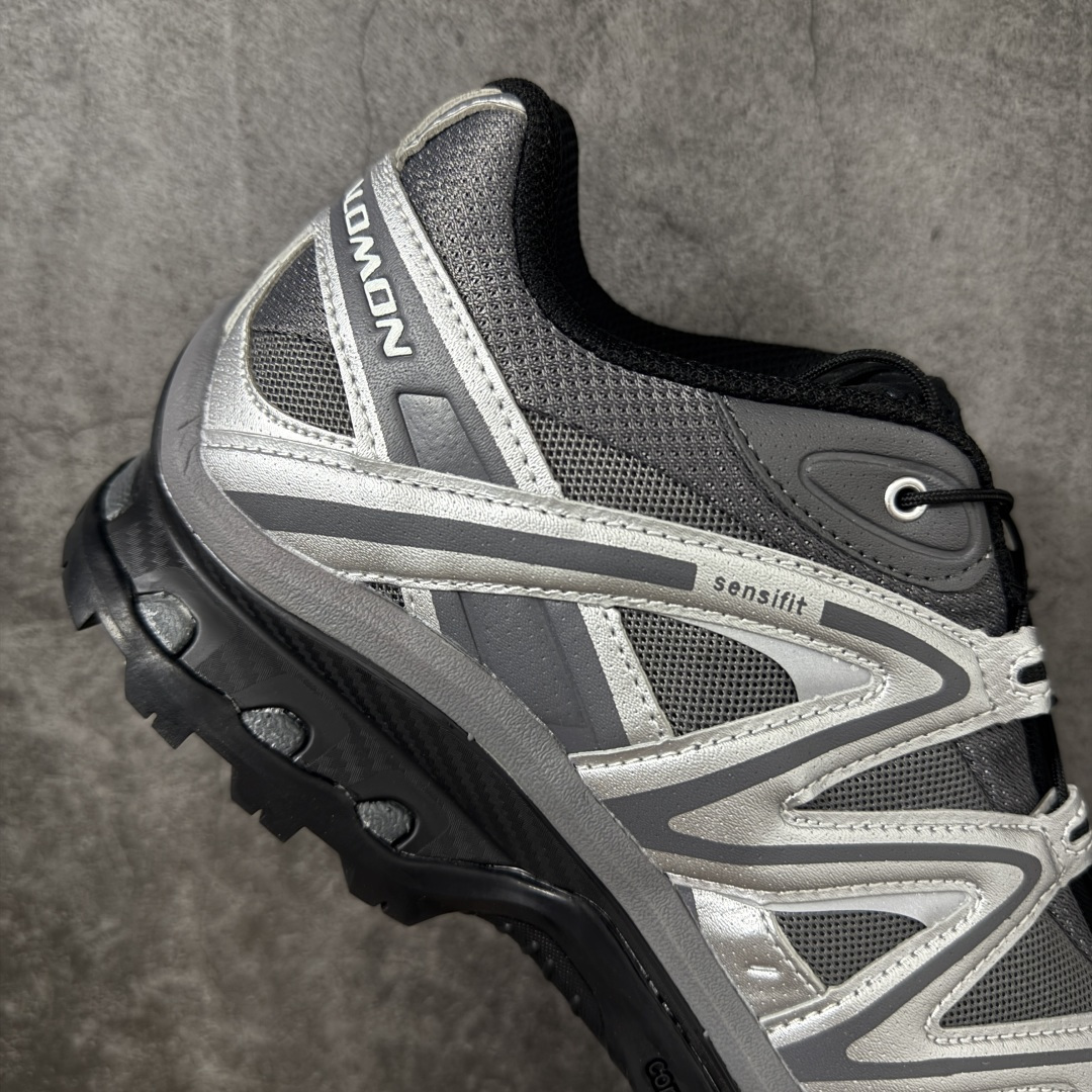 图片[7]-【绿x升级版】Salomon XT-QUEST ADV 萨洛蒙情侣款户外机能鞋 491716 全新绿x升级版 品质大改进 ‼️ 全鞋改进为原厂一致材料打造 全新修长鞋型 相对老版臃肿鞋型 此版的版型更正 全新玻璃冲刀 清洁度提升 同步原版左右鞋带孔的间距加大（之前老版间距太小） 网面与鞋头材料校对一致无色差（老版网面有色差） 鞋后跟反口V字定型同步zp（老版臃肿为U字后跟反口） 鞋舌两侧鞋帮脚踝处更加直挺（之前老版往中间踏） 鞋盒黑盒改正为原版牛皮纸鞋盒 鞋头处添加☯️太极标 所有细节多次修改校正 坚持同步原版无差别 毋庸置疑全市场最好的版本💪🏻终端优势供应 尺码：36-46-选品中心