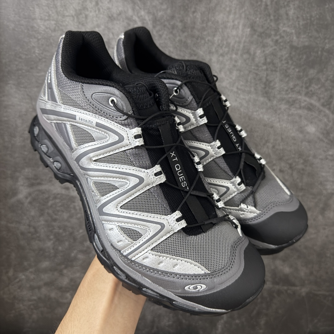 【绿x升级版】Salomon XT-QUEST ADV 萨洛蒙情侣款户外机能鞋 491716 全新绿x升级版 品质大改进 ‼️ 全鞋改进为原厂一致材料打造 全新修长鞋型 相对老版臃肿鞋型 此版的版型更正 全新玻璃冲刀 清洁度提升 同步原版左右鞋带孔的间距加大（之前老版间距太小） 网面与鞋头材料校对一致无色差（老版网面有色差） 鞋后跟反口V字定型同步zp（老版臃肿为U字后跟反口） 鞋舌两侧鞋帮脚踝处更加直挺（之前老版往中间踏） 鞋盒黑盒改正为原版牛皮纸鞋盒 鞋头处添加☯️太极标 所有细节多次修改校正 坚持同步原版无差别 毋庸置疑全市场最好的版本💪🏻终端优势供应 尺码：36-46-选品中心