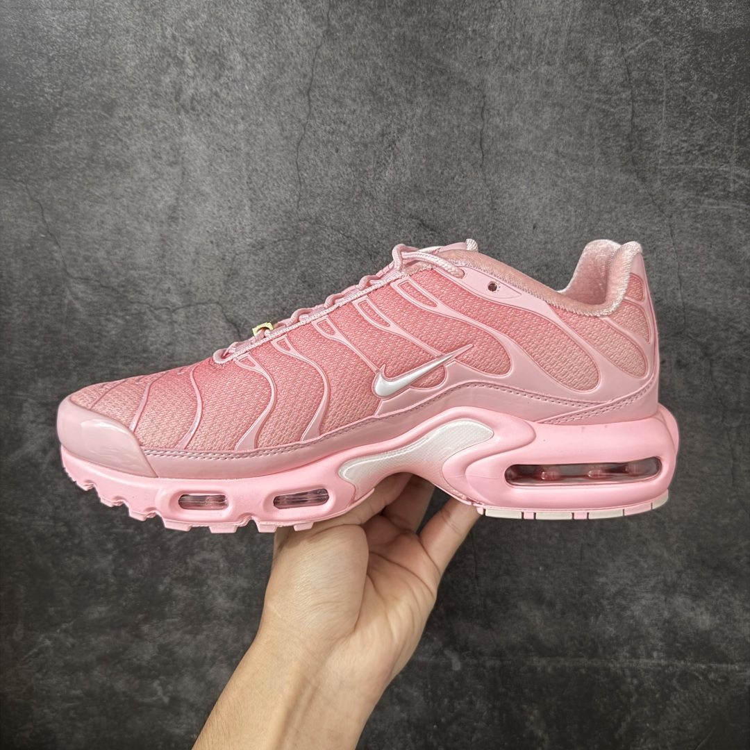 图片[2]-【Max纯原版】Nike Air Max Plus TN气垫系列跑鞋 全新一比一高端版本 真正的市场T1品质 更多配色陆续出货 真正的用心研发 一点一点抠出来的 品质 品控细节 随便闭眼对比市场任何版本 全套原纸板楦头开发 完美呈现版型 工艺流程均与原鞋保持一致 Turned Air 中底缓震技术 鞋面弧度与大底弧度一致 鞋头正确TPU材质 鞋面高频TPU材质1.0厚度 原鞋一致层次感 超越公司货的品控标准 多道QC质检 货号：DH0155-600 尺码：36 36.5 37.5 38 38.5 39 40 40.5 41 42 42.5 43 44 44.5 45 46-选品中心